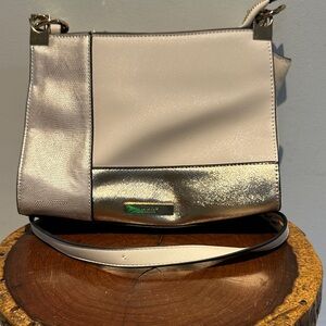 Dune NWOT Chic Cream and Gold Metallic Medium Bag Roomy 10x7x4 Drop approx 20”